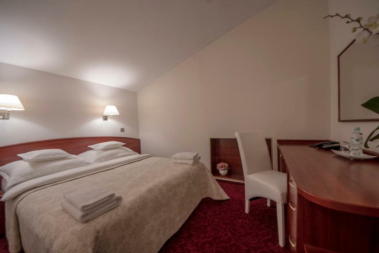 Koło Hotel Sara מראה חיצוני תמונה